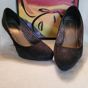Fioni, black suede, used, size 9w, in original box